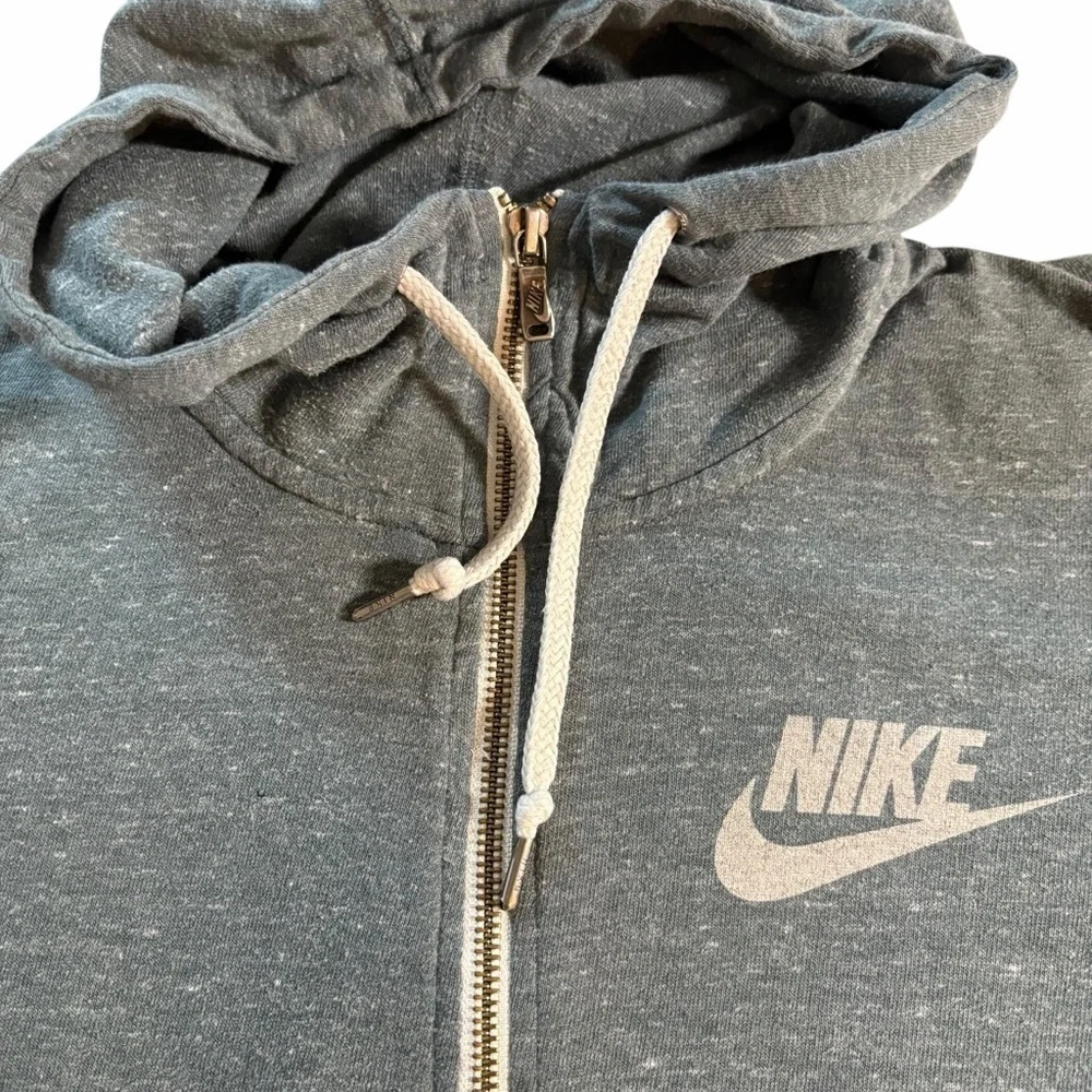 Nike Women’s Full Zip-Up Lightweight Hoodie | Heathered Sage Green | Medium
